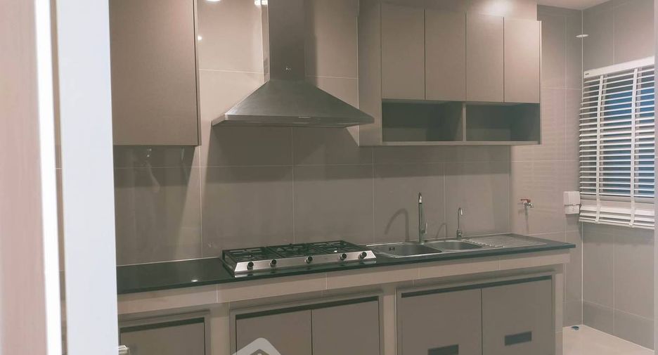 For rent and for sale 4 bedrooms house in Bang Khen, Bangkok