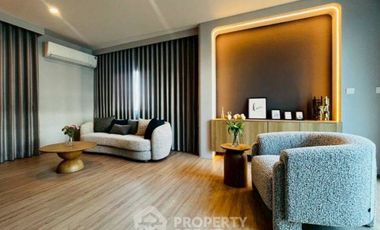 Haus zum Kauf mit 4 Zimmer in Saphan Sung, Bangkok