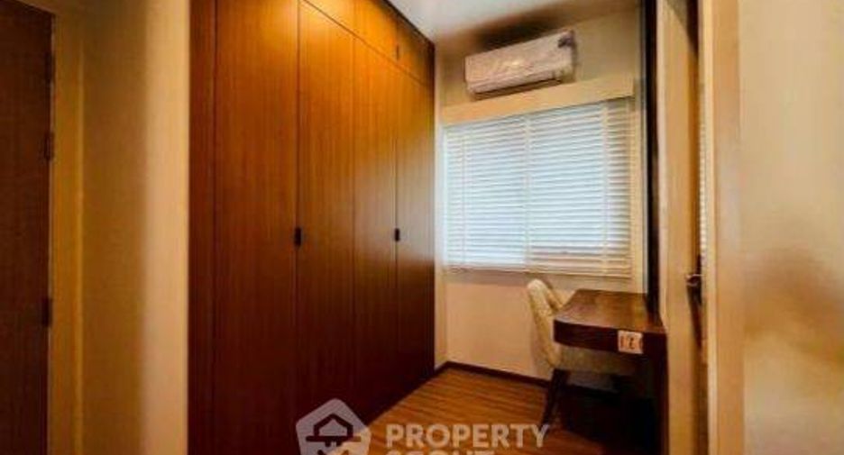 For sale 4 bedrooms house in Saphan Sung, Bangkok