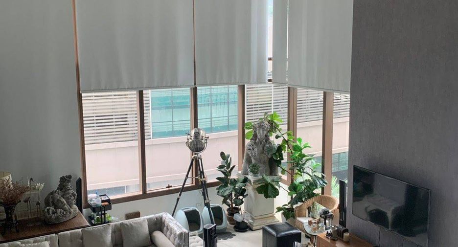 Condo en alquiler y en venta de 3 habitaciones en Khlong Toei, Bangkok