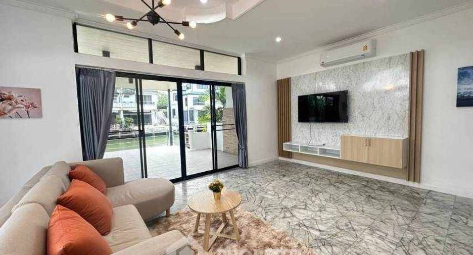 Haus zum Kauf mit 4 Zimmer in Sattahip, Chonburi