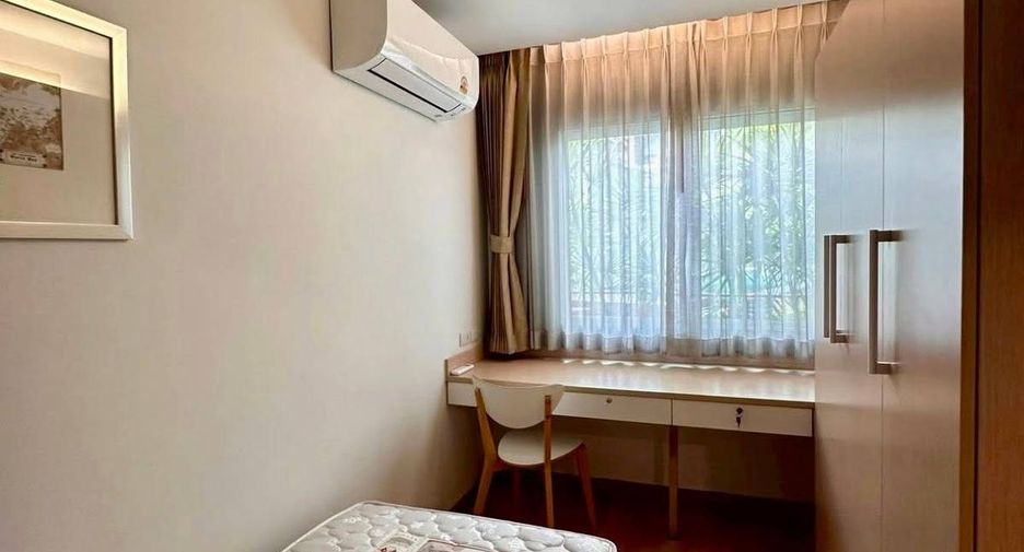 For rent そして for sale 3 ベッドルーム condo in Phra Khanong, Bangkok