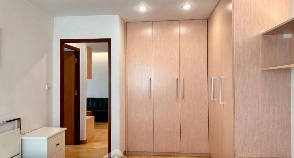 For rent そして for sale 3 ベッドルーム condo in Phra Khanong, Bangkok
