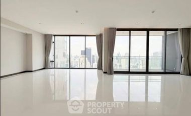 For sale 4 bedrooms condo in Khlong Toei, Bangkok