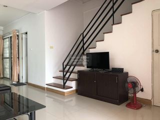 À louer 3 chambres maison de ville à Pak Kret, Nonthaburi