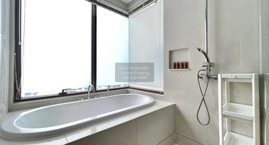 Condo en alquiler de 2 habitaciones en Khlong Toei, Bangkok