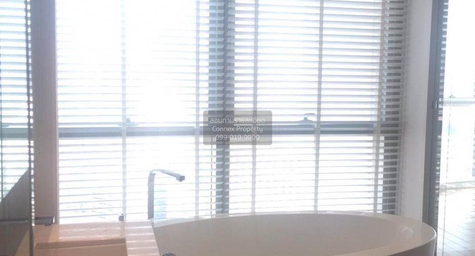 For rent 3 bedrooms condo in Sathon, Bangkok