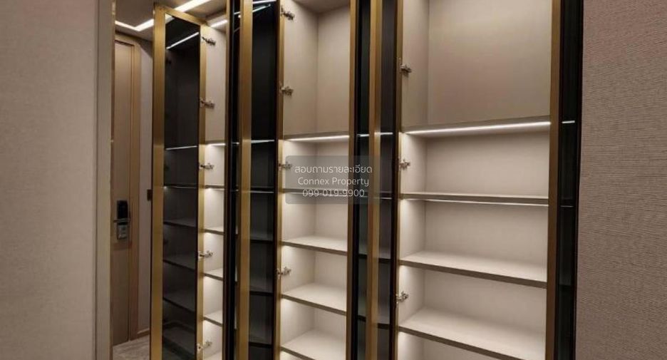 For rent 2 bedrooms condo in Huai Khwang, Bangkok