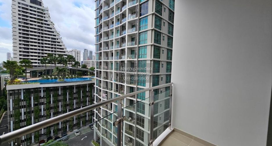 For rent 2 bedrooms condo in Watthana, Bangkok