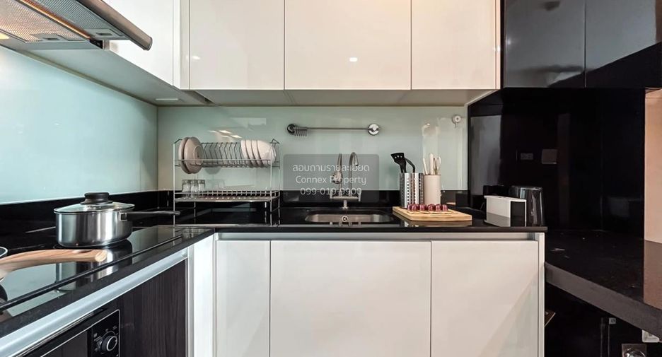 For rent 2 bedrooms condo in Huai Khwang, Bangkok
