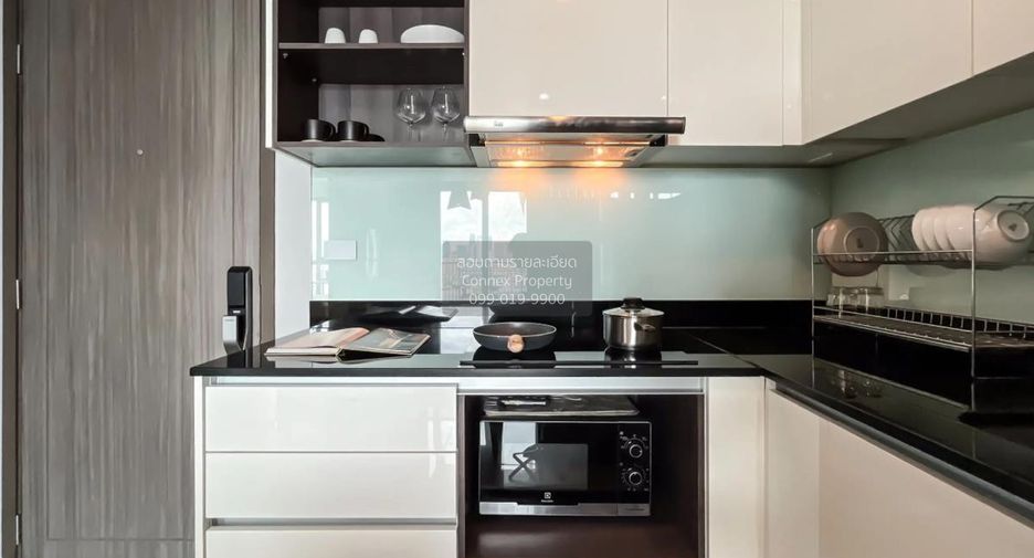 For rent 2 bedrooms condo in Huai Khwang, Bangkok
