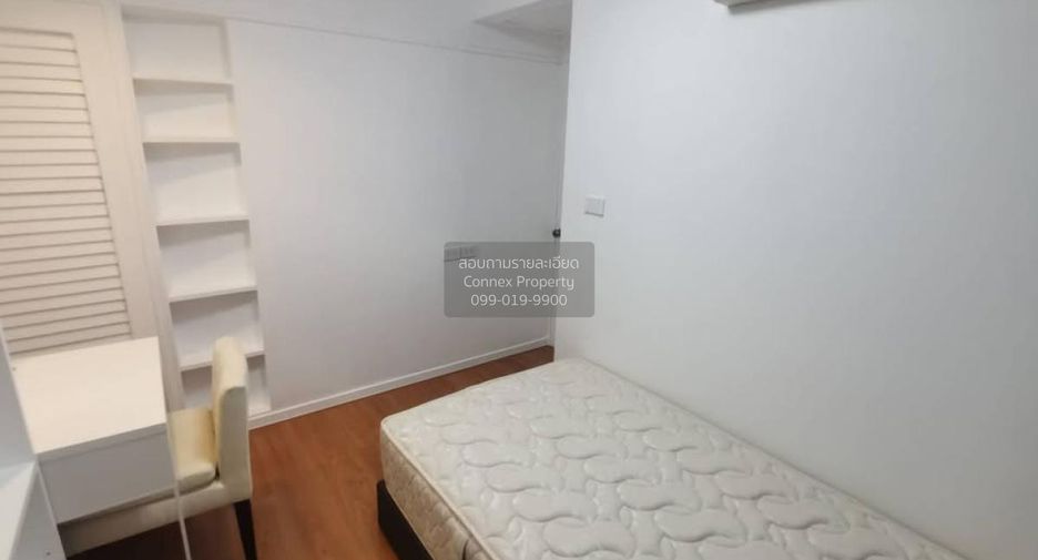 For rent 3 bedrooms condo in Yan Nawa, Bangkok