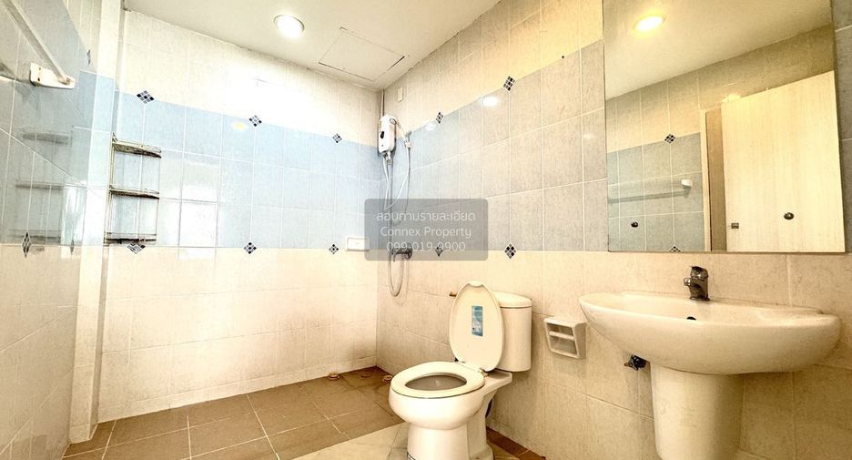 For rent 3 ベッドルーム townhouse in Bang Kapi, Bangkok