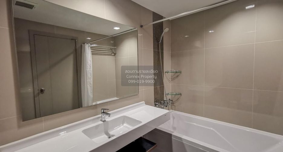 For rent 2 bedrooms condo in Phra Khanong, Bangkok