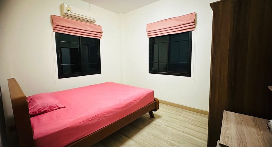 À louer 3 chambres maison à Saraphi, Chiang Mai
