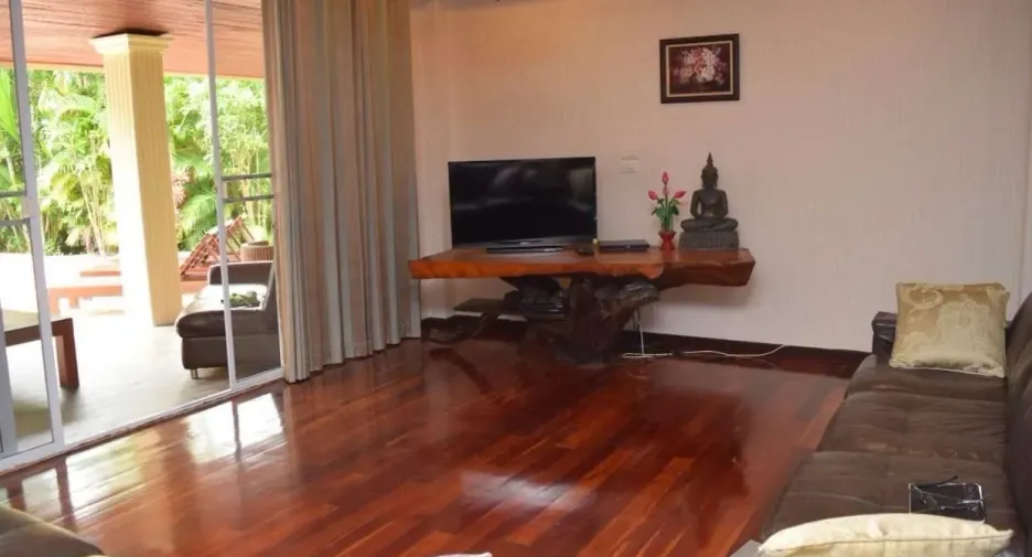 For sale and for rent 7 bedrooms house in Mueang Chiang Mai, Chiang Mai