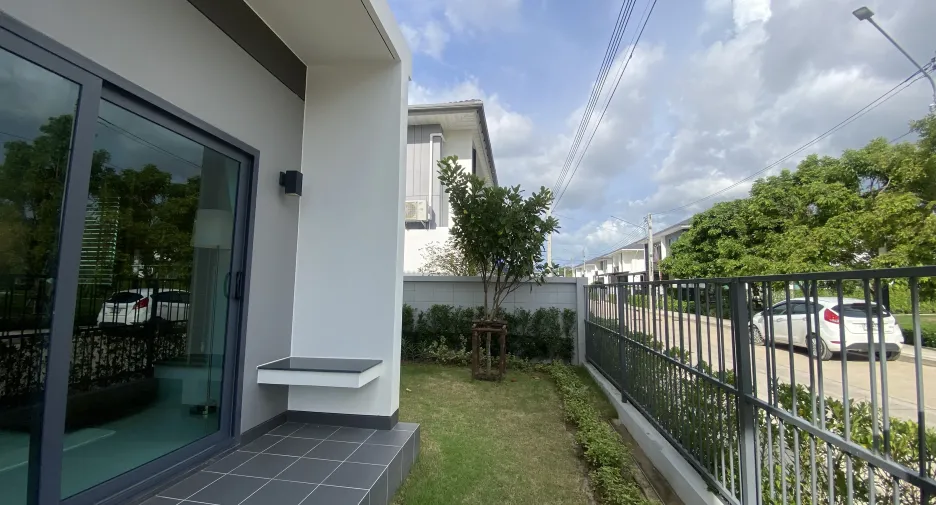 For rent 4 bedrooms house in Mueang Phuket, Phuket