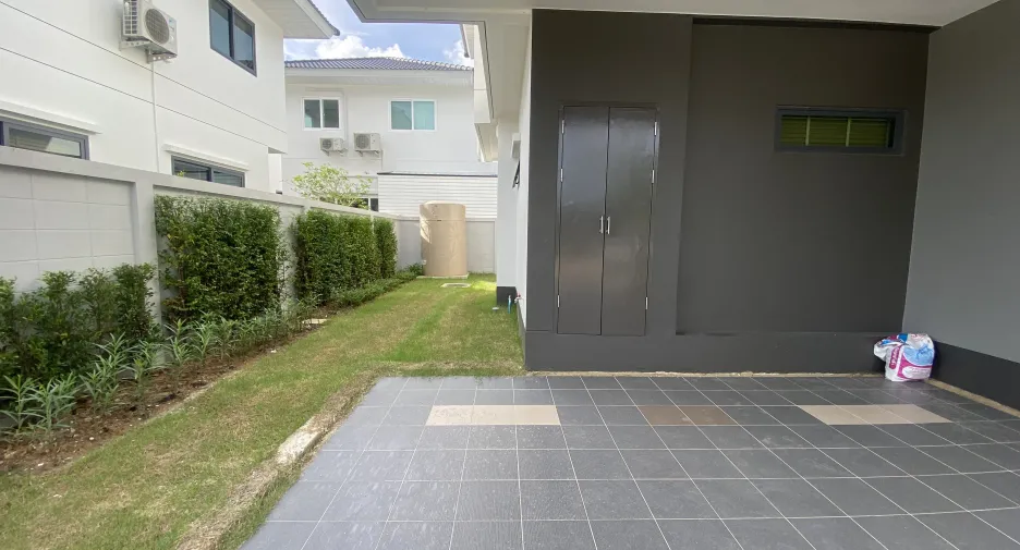 For rent 4 bedrooms house in Mueang Phuket, Phuket