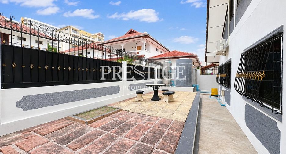 Casa en alquiler de 4 habitaciones en Jomtien, Pattaya