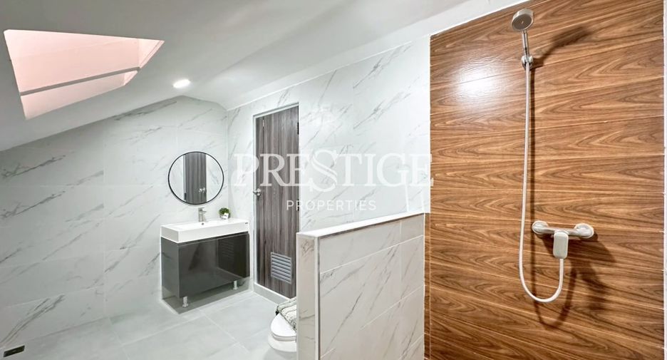 Casa en alquiler de 4 habitaciones en Jomtien, Pattaya