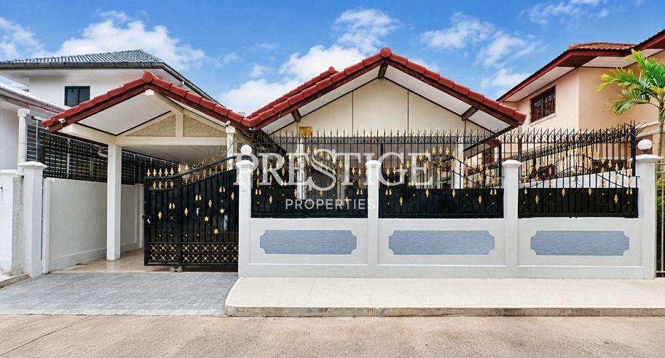 Casa en alquiler de 4 habitaciones en Jomtien, Pattaya