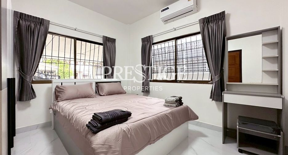 Casa en alquiler de 4 habitaciones en Jomtien, Pattaya
