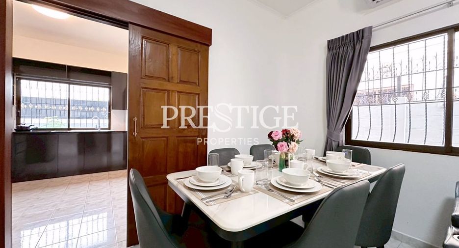 Casa en alquiler de 4 habitaciones en Jomtien, Pattaya