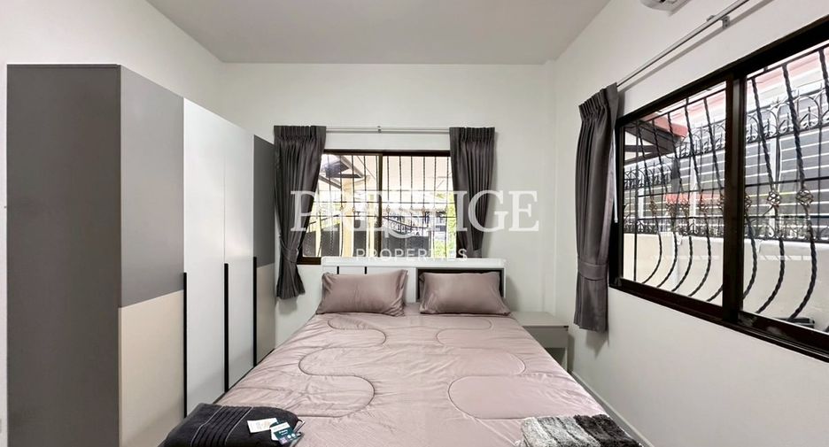 Casa en alquiler de 4 habitaciones en Jomtien, Pattaya