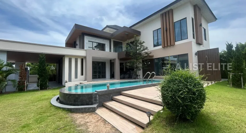 For rent 4 bedrooms house in East Pattaya, Pattaya