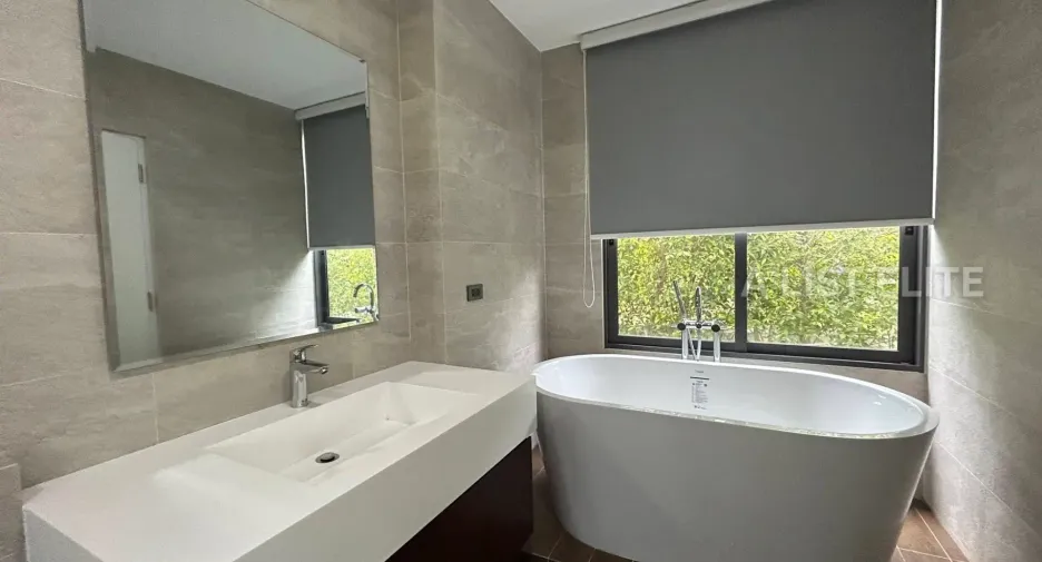For rent 4 bedrooms house in East Pattaya, Pattaya