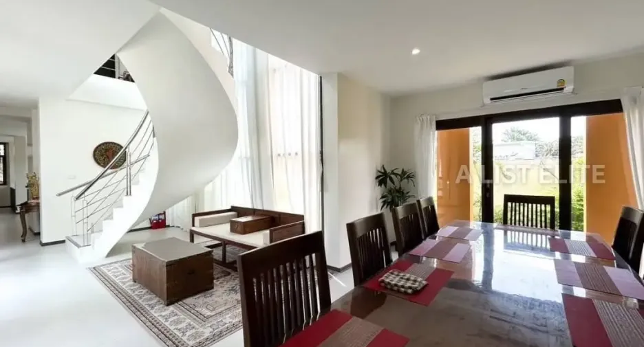 For rent 6 bedrooms house in East Pattaya, Pattaya