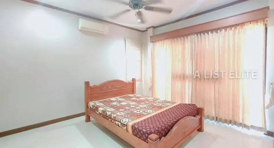 For rent 3 ベッドルーム house in Sattahip, Chonburi