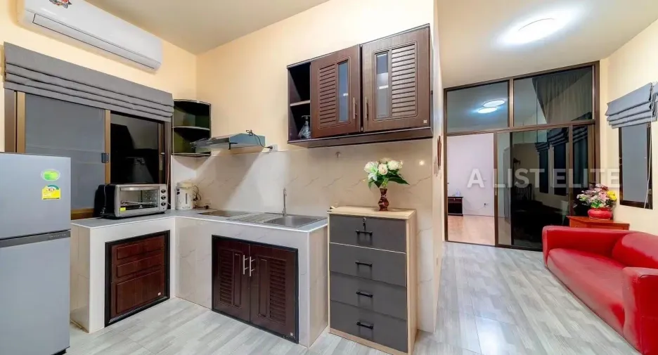 For rent 10 bedrooms house in East Pattaya, Pattaya