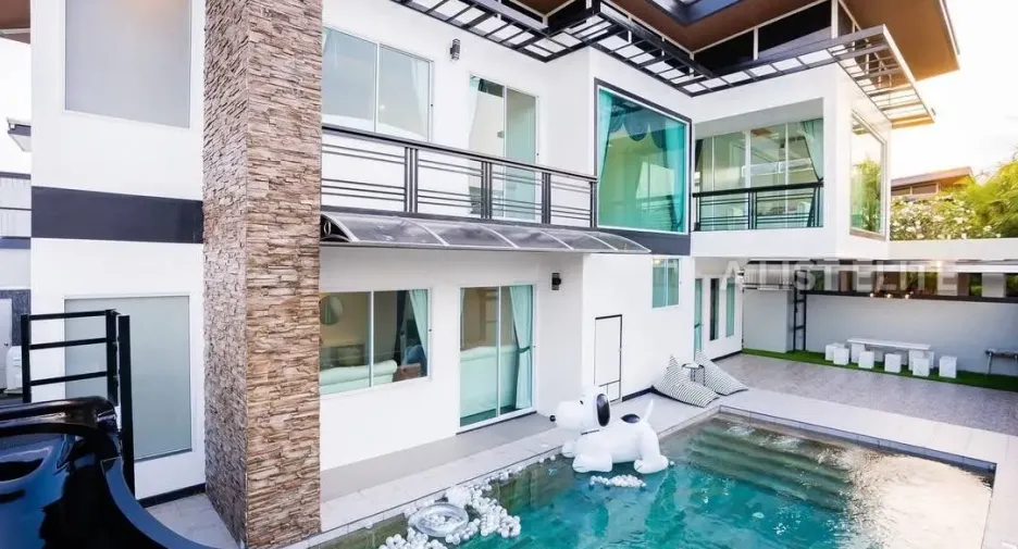 For rent 4 bedrooms house in East Pattaya, Pattaya