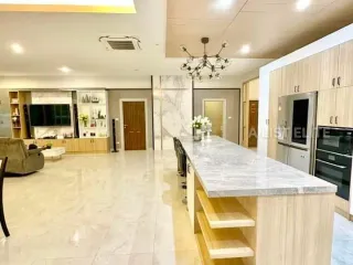 For rent 6 bedrooms house in Bang Lamung, Chonburi