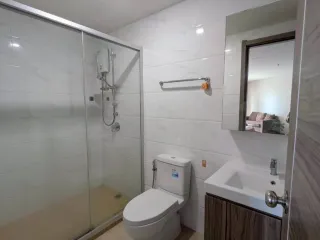 Wohnung zur Miete mit 2 Zimmer in Huai Khwang, Bangkok
