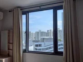 Wohnung zur Miete mit 2 Zimmer in Huai Khwang, Bangkok