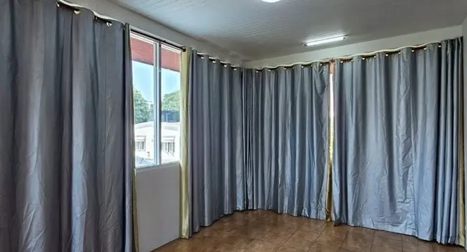 For rent 6 bedrooms house in Wang Thonglang, Bangkok