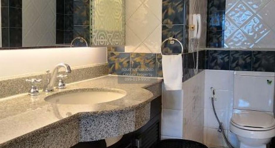 For rent 2 bedrooms apartment in Khlong Toei, Bangkok