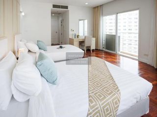 For rent 3 bedrooms apartment in Khlong Toei, Bangkok