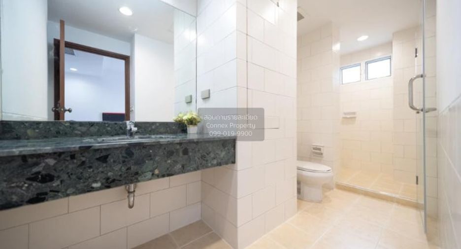 Apartamento en alquiler de 3 habitaciones en Khlong Toei, Bangkok