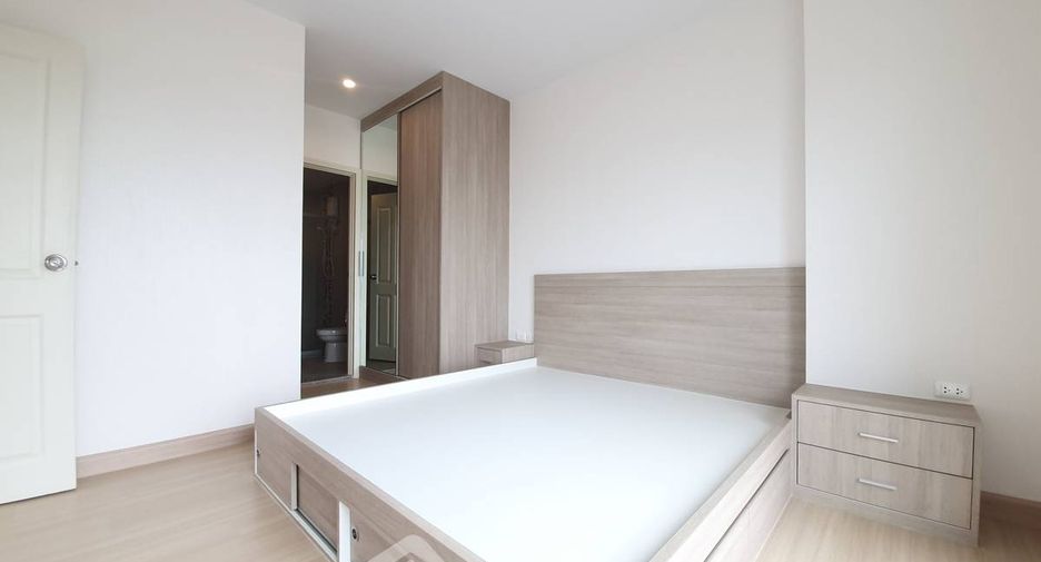 For rent 2 bedrooms condo in Huai Khwang, Bangkok