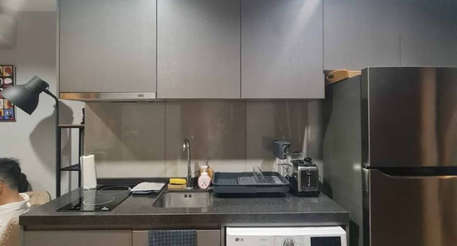Condo en alquiler de 2 habitaciones en Huai Khwang, Bangkok