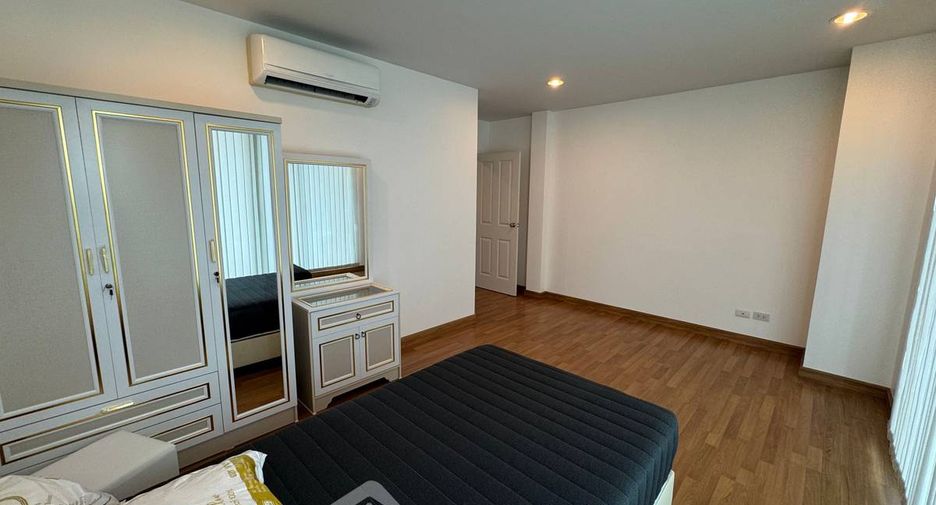 Reihenhaus zur Miete mit 3 Zimmer in Wang Thonglang, Bangkok