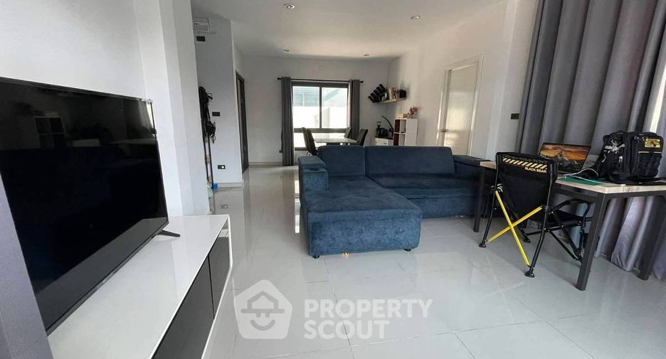 Casa en alquiler de 4 habitaciones en East Pattaya, Pattaya