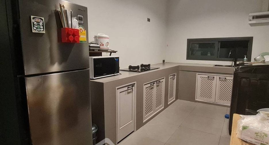 Casa en alquiler de 4 habitaciones en East Pattaya, Pattaya