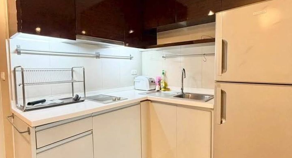 Condo en alquiler de 2 habitaciones en Pathum Wan, Bangkok