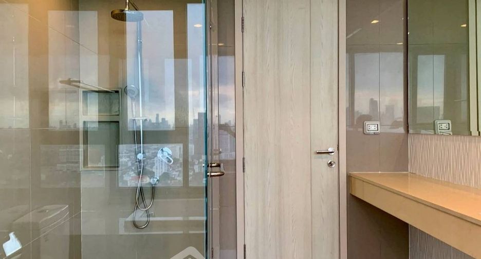 Condo en alquiler de 2 habitaciones en Khlong Toei, Bangkok