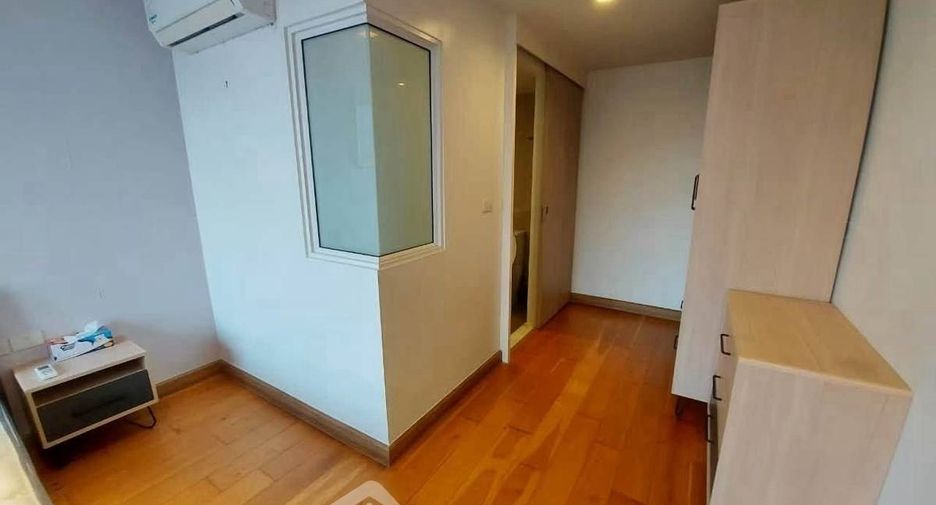 À louer 2 chambres condo à Watthana, Bangkok
