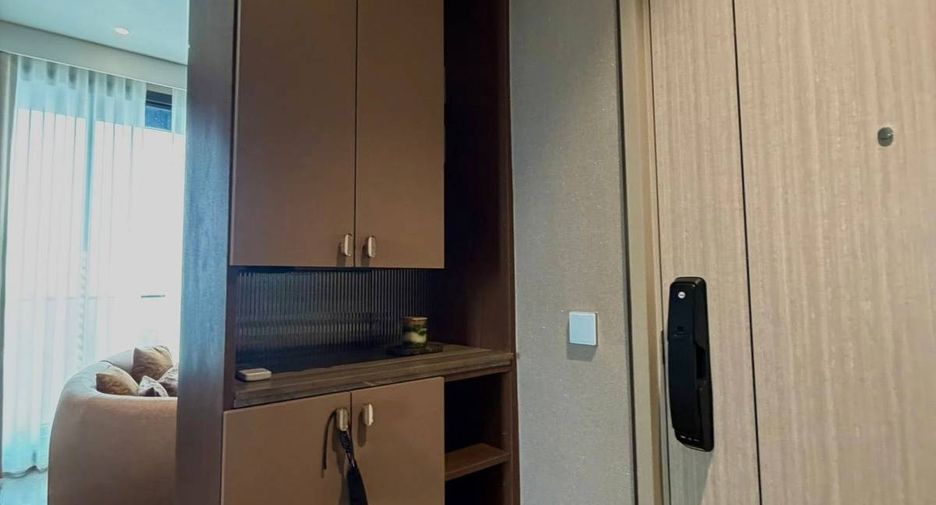 For rent 2 bedrooms condo in Ratchathewi, Bangkok